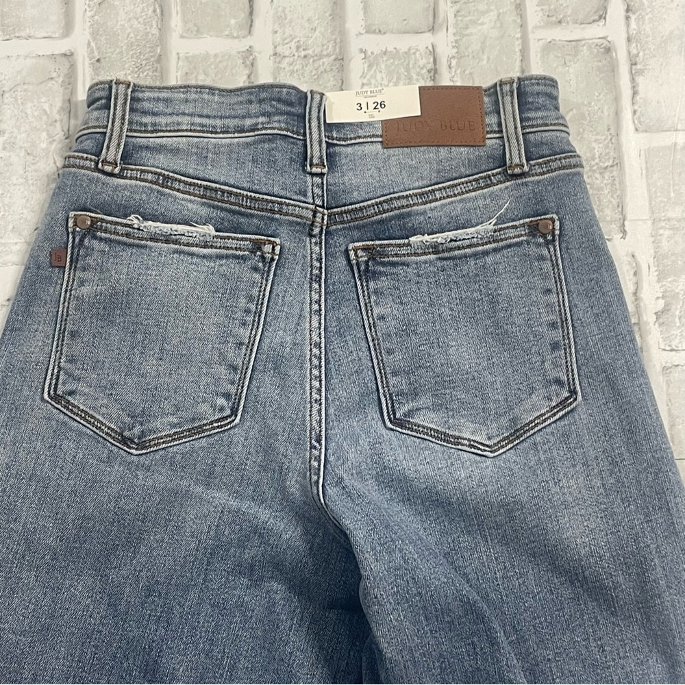 Judy Blue women’s jeans high waist Retro wide-leg distressed hem. NWT.size 3/26 - Picture 9 of 16